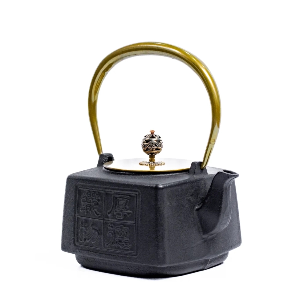 Чугунный чайник квадратный
